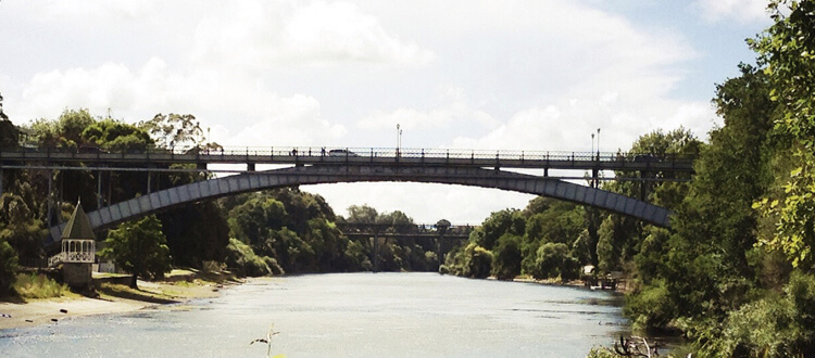 Victoria Bridge